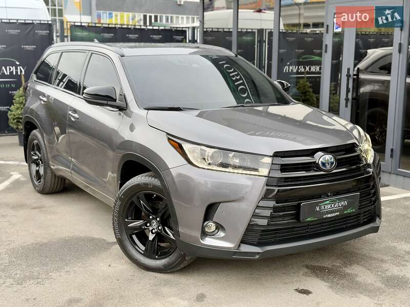 Внедорожник / Кроссовер Toyota Highlander 2019 в 