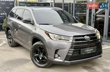Внедорожник / Кроссовер Toyota Highlander 2019 в 