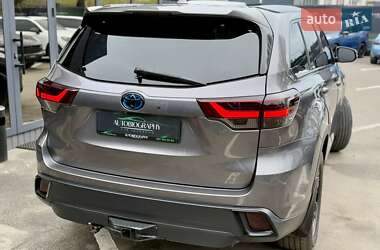 Внедорожник / Кроссовер Toyota Highlander 2019 в 