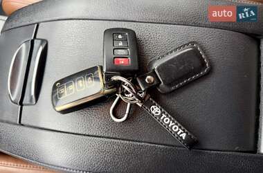 Внедорожник / Кроссовер Toyota Highlander 2019 в 
