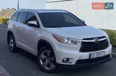Внедорожник / Кроссовер Toyota Highlander 2015 в 