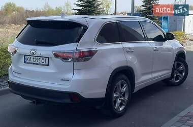 Внедорожник / Кроссовер Toyota Highlander 2015 в 