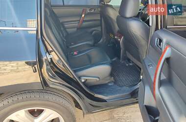 Внедорожник / Кроссовер Toyota Highlander 2011 в 