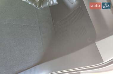 Внедорожник / Кроссовер Toyota Highlander 2011 в 