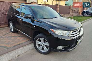 Внедорожник / Кроссовер Toyota Highlander 2011 в 