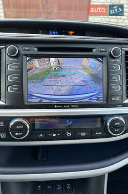 Внедорожник / Кроссовер Toyota Highlander 2019 в 