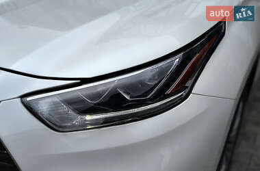 Внедорожник / Кроссовер Toyota Highlander 2020 в 