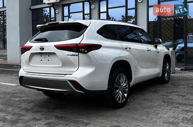 Внедорожник / Кроссовер Toyota Highlander 2020 в 
