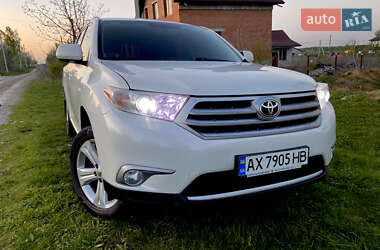 Позашляховик / Кросовер Toyota Highlander 2011 в 