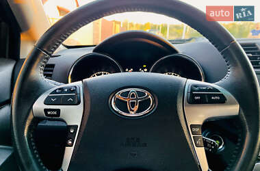 Позашляховик / Кросовер Toyota Highlander 2011 в 