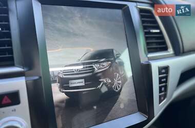 Позашляховик / Кросовер Toyota Highlander 2017 в 