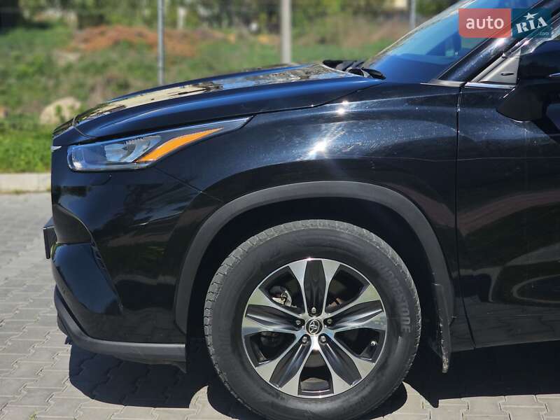 Позашляховик / Кросовер Toyota Highlander 2020 в Львові