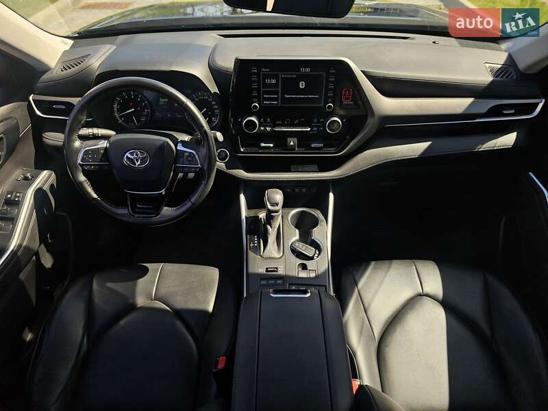 Позашляховик / Кросовер Toyota Highlander 2020 в Львові