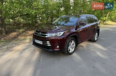 Позашляховик / Кросовер Toyota Highlander 2017 в 