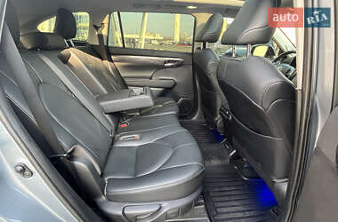 Внедорожник / Кроссовер Toyota Highlander 2020 в 