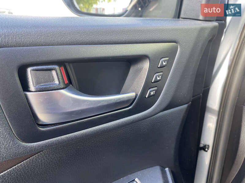 Позашляховик / Кросовер Toyota Highlander 2019 в Дніпрі