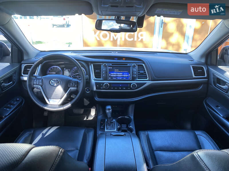 Позашляховик / Кросовер Toyota Highlander 2019 в Дніпрі