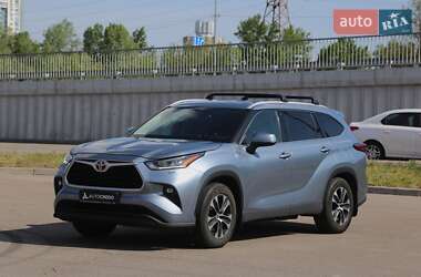 Внедорожник / Кроссовер Toyota Highlander 2020 в 