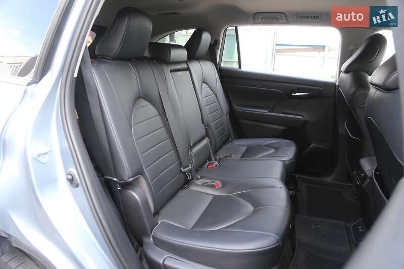Внедорожник / Кроссовер Toyota Highlander 2020 в Киеве
