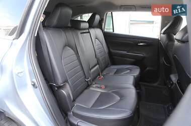 Внедорожник / Кроссовер Toyota Highlander 2020 в 