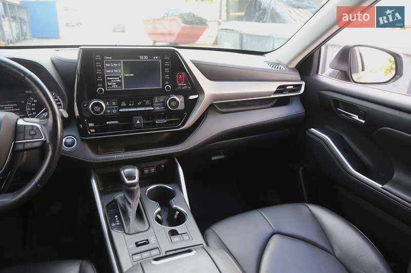 Внедорожник / Кроссовер Toyota Highlander 2020 в Киеве