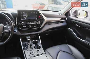 Внедорожник / Кроссовер Toyota Highlander 2020 в 