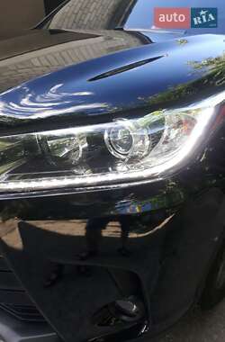 Внедорожник / Кроссовер Toyota Highlander 2018 в 