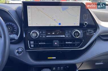 Позашляховик / Кросовер Toyota Highlander 2023 в 