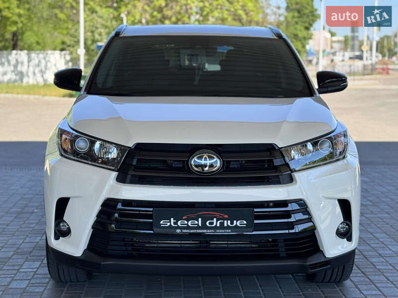 Позашляховик / Кросовер Toyota Highlander 2019 в Миколаєві