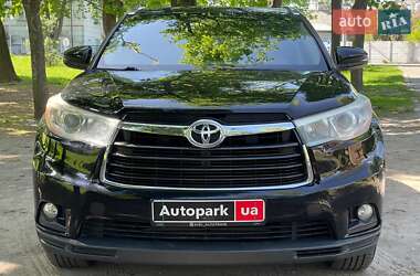 Внедорожник / Кроссовер Toyota Highlander 2016 в 
