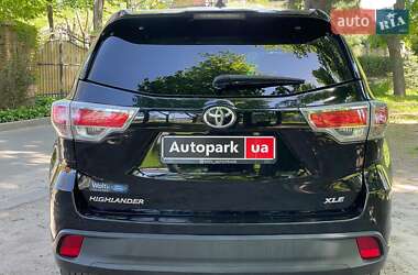 Внедорожник / Кроссовер Toyota Highlander 2016 в 