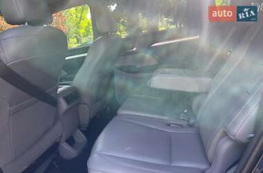 Внедорожник / Кроссовер Toyota Highlander 2016 в 