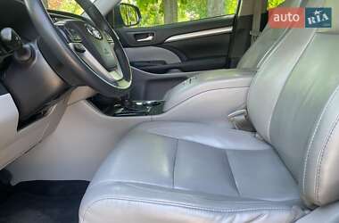Внедорожник / Кроссовер Toyota Highlander 2016 в 