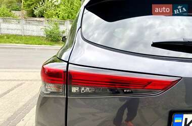 Позашляховик / Кросовер Toyota Highlander 2021 в 