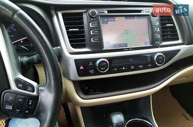 Внедорожник / Кроссовер Toyota Highlander 2014 в 