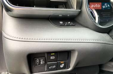 Позашляховик / Кросовер Toyota Highlander 2021 в 