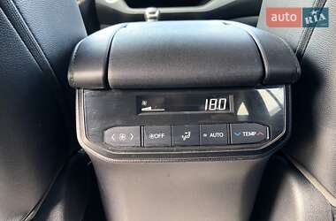 Позашляховик / Кросовер Toyota Highlander 2021 в 