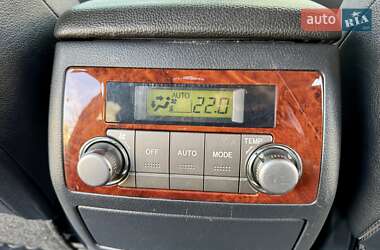 Позашляховик / Кросовер Toyota Highlander 2013 в 
