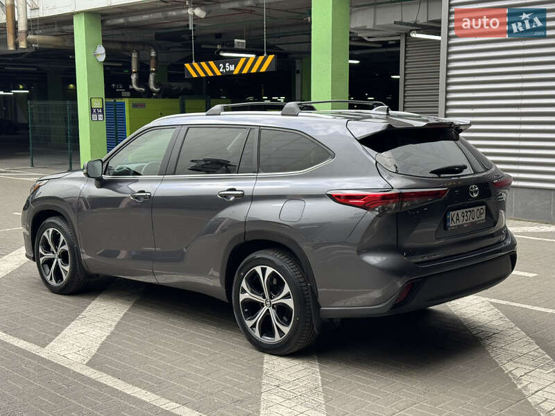 Позашляховик / Кросовер Toyota Highlander 2023 в Києві