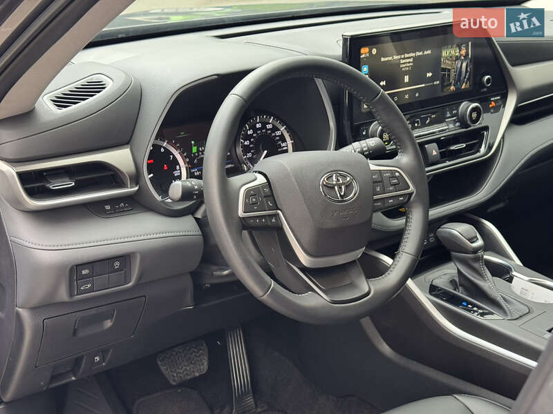 Позашляховик / Кросовер Toyota Highlander 2023 в Києві