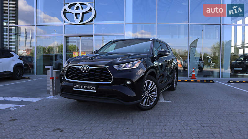 Toyota Highlander 2021