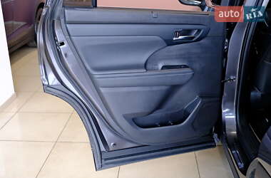 Внедорожник / Кроссовер Toyota Highlander 2023 в 