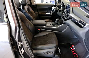 Внедорожник / Кроссовер Toyota Highlander 2023 в 