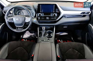 Внедорожник / Кроссовер Toyota Highlander 2023 в 