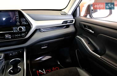Внедорожник / Кроссовер Toyota Highlander 2023 в 