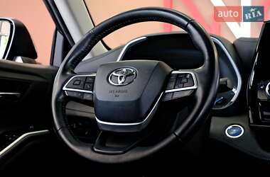 Внедорожник / Кроссовер Toyota Highlander 2023 в 