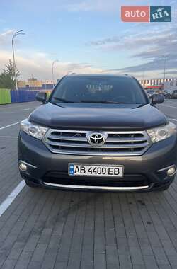 Внедорожник / Кроссовер Toyota Highlander 2012 в 
