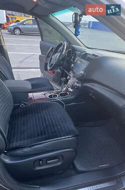Внедорожник / Кроссовер Toyota Highlander 2012 в 