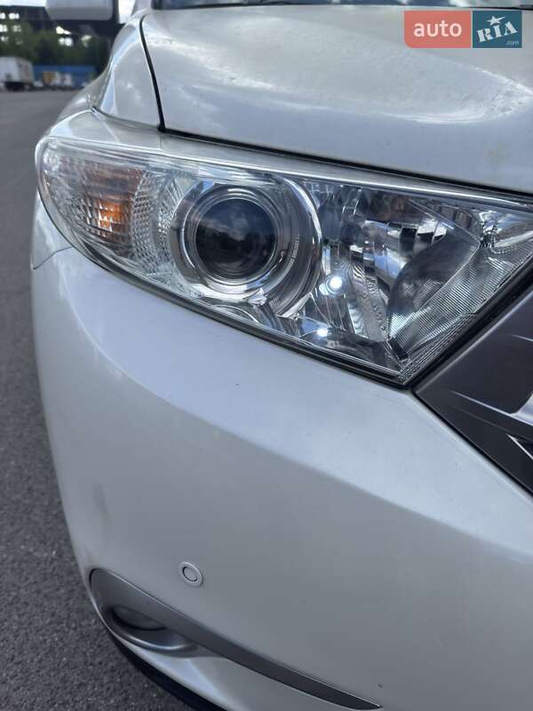 Внедорожник / Кроссовер Toyota Highlander 2013 в Киеве