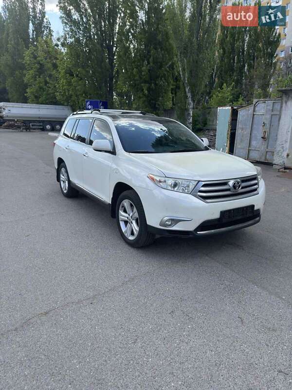Внедорожник / Кроссовер Toyota Highlander 2013 в Киеве